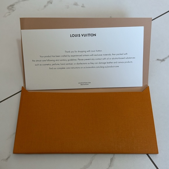 LOUIS VUITTON MENS BELT REVERSIBLE (2 STYLES) - Picture 7 of 15